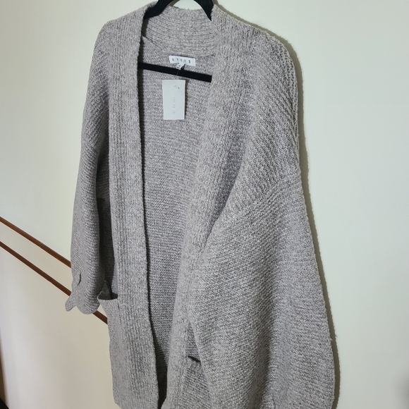 HYFVE Balloon Sleeve Cardigan Sweater - Picture 5 of 8